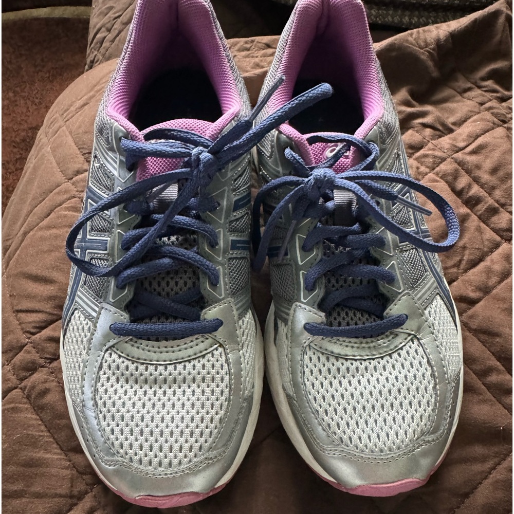 Basics sneakers, like new worn once size 8